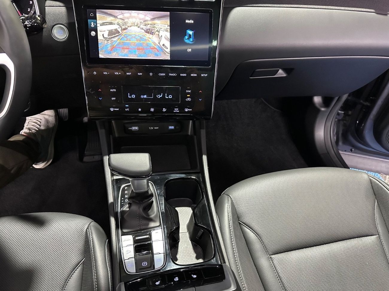 Hyundai Tucson Comfort 2.5L Full option Panoramic