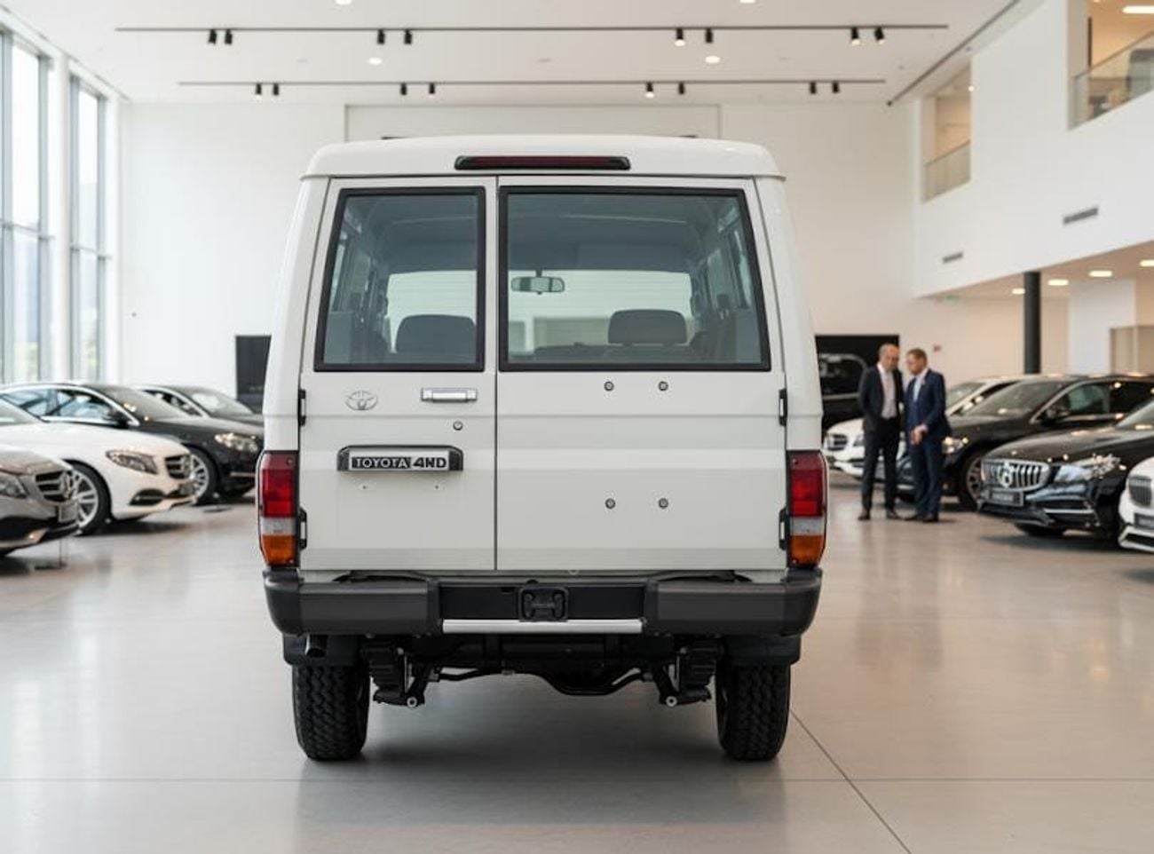 تويوتا لاند كروزر 70 LC76 STD Std 4.2L 4WD 3 DOORS