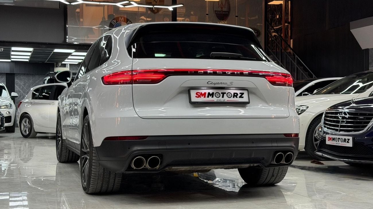 Porsche Cayenne S 2.9L (435 HP)