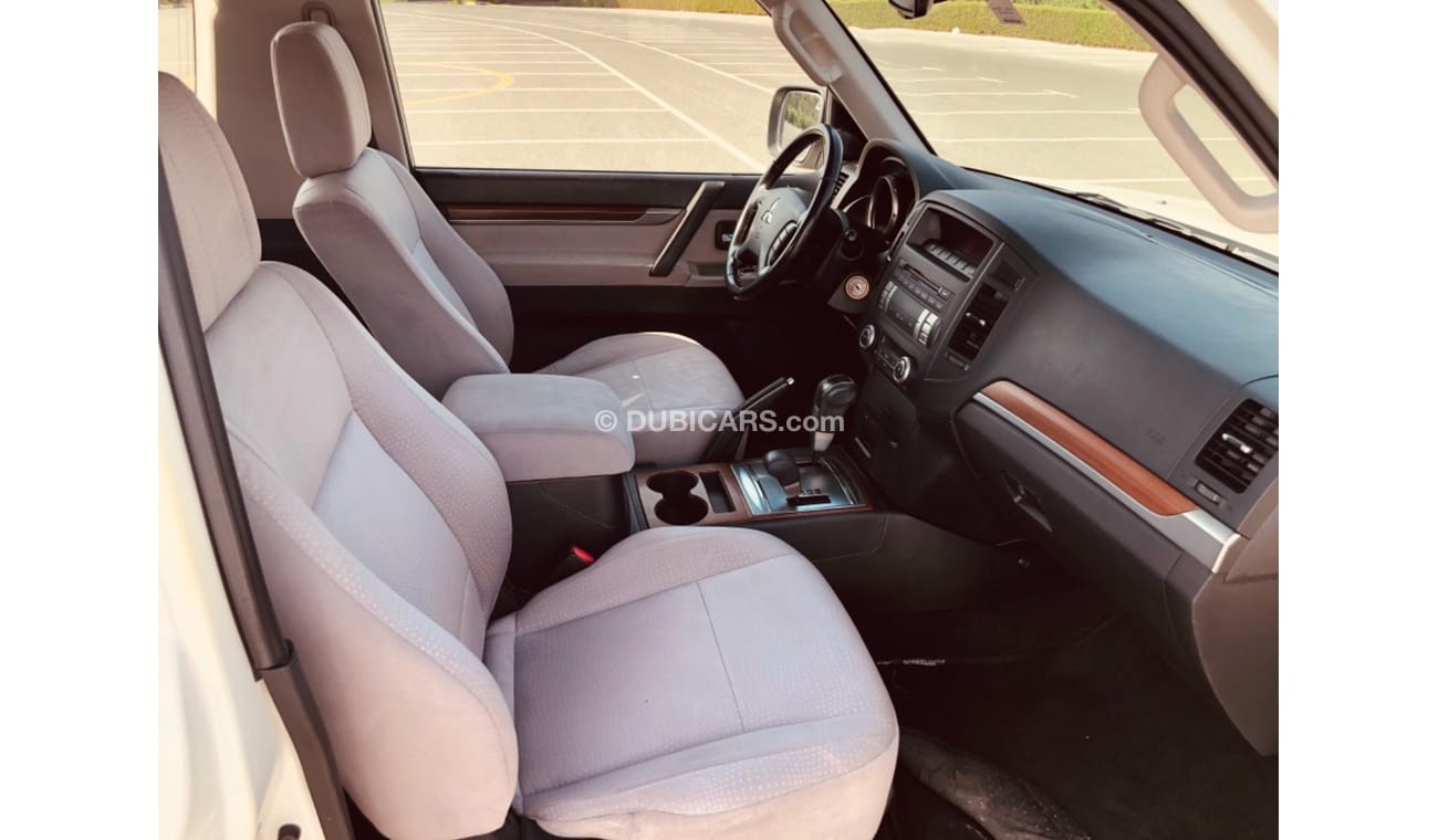 ميتسوبيشي باجيرو موديل 2008 خليجي فل مواصفات كراسي جلد ومثبت سرعه وتحكم كهربي كامل ونظام صوت ممتاز وكاميرا خلفيه