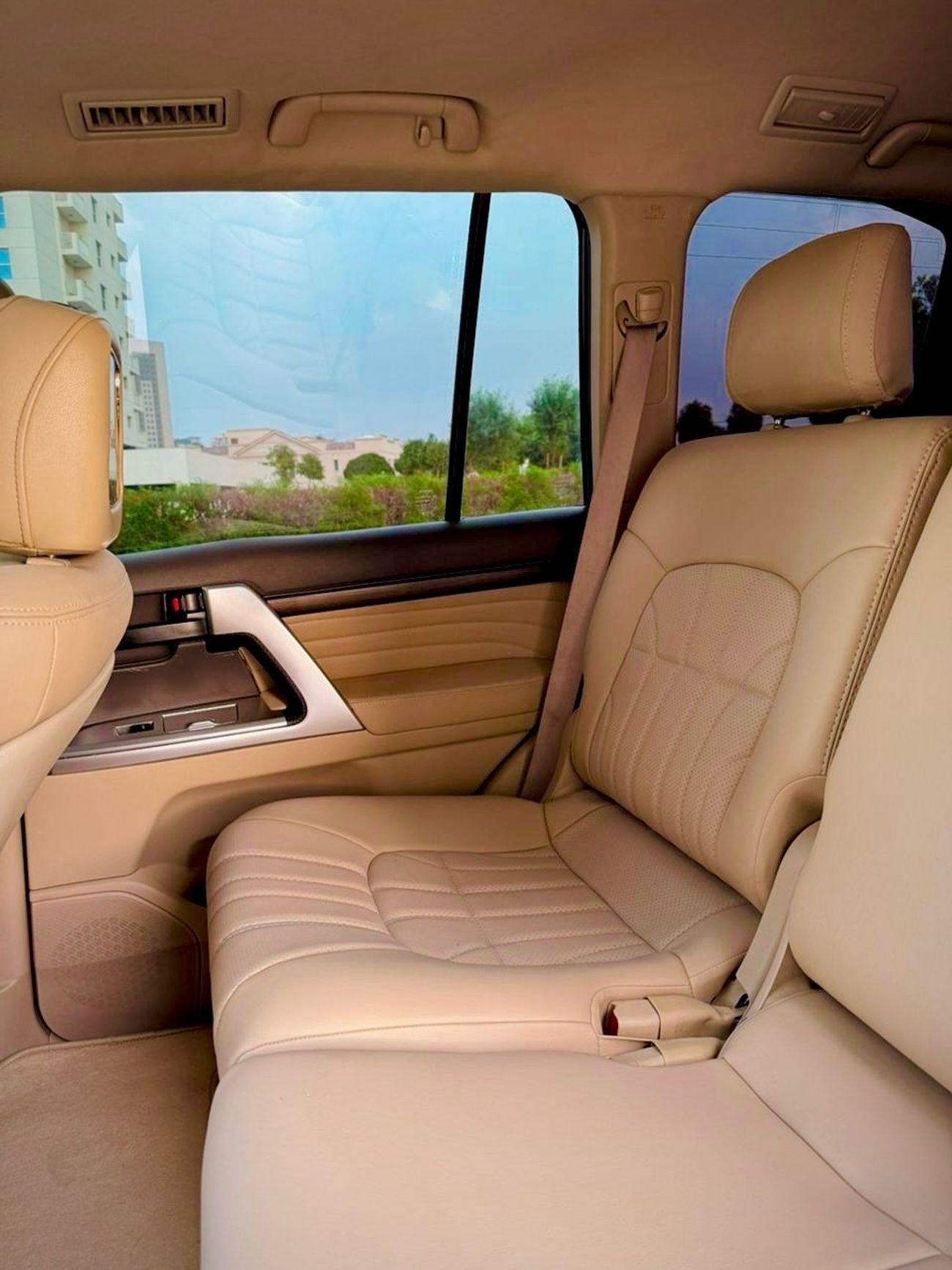 Toyota Land Cruiser GXR + 4.0L Engine Full Option