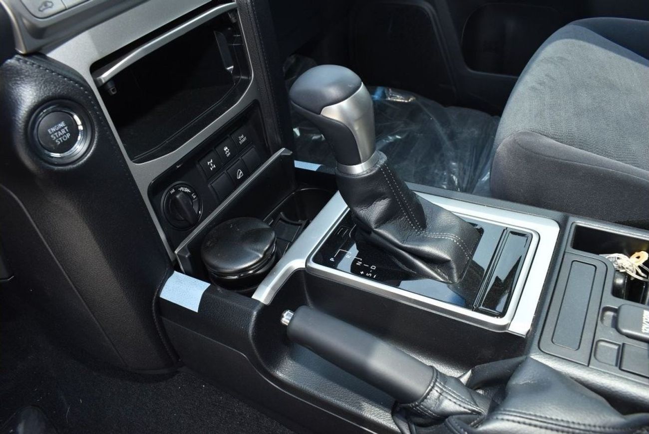 تويوتا برادو Toyota Prado TXL 4.0l - A/T - 17" alloy - LED - Fog Lamp - Sunroof - Coolbox - Power Window - 7 Seat