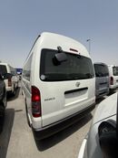 Toyota Hiace Toyota hiace 2015 diesel with seats 14 RHD white in colour