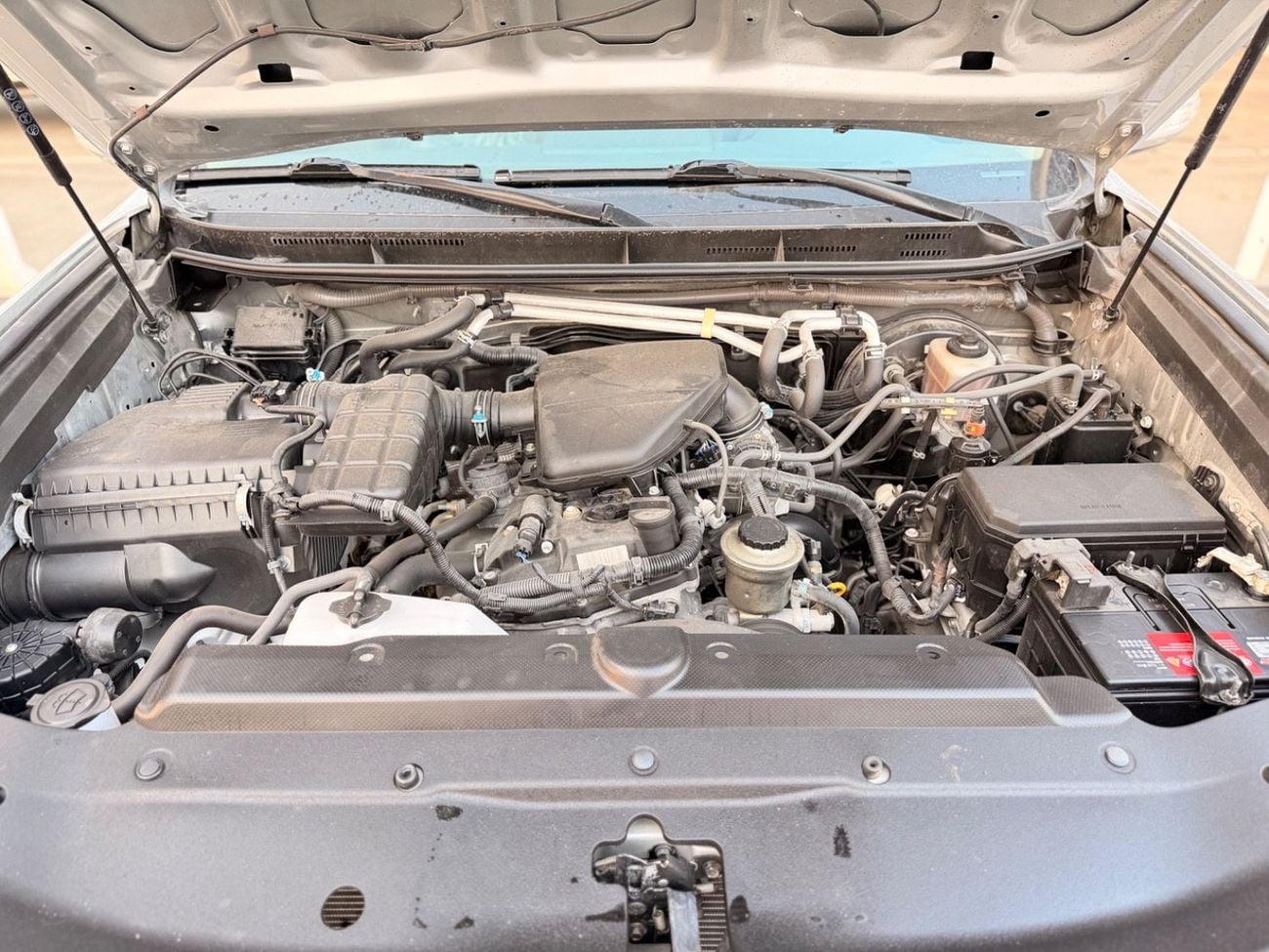 تويوتا برادو GXR 2.7L (164 HP) 4WD (7 Seater)