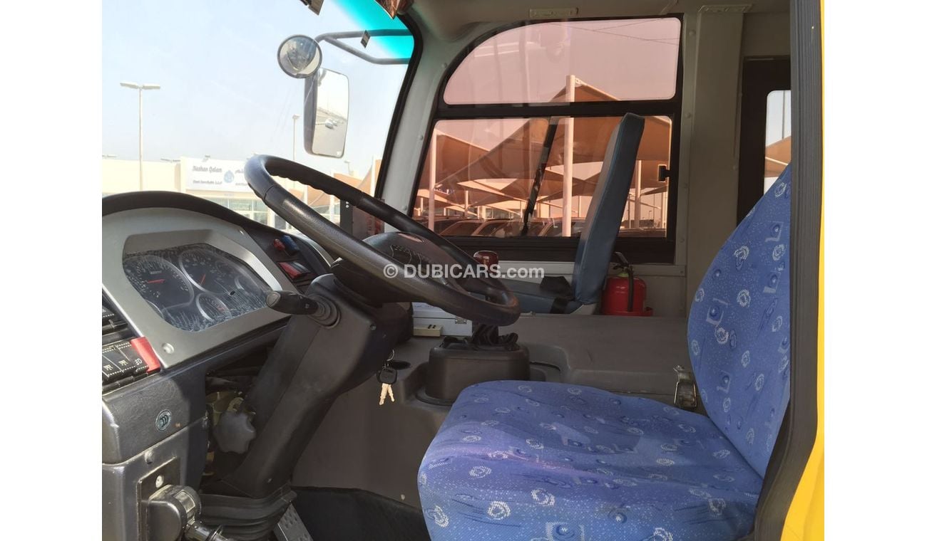 Daewoo BF 106 SXC6720G 30 seater