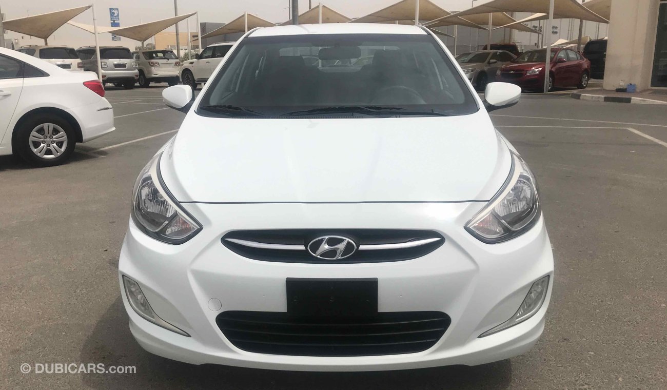 Hyundai Accent سياره نظيفه جدا بدون حوادث بحاله ممتاذه