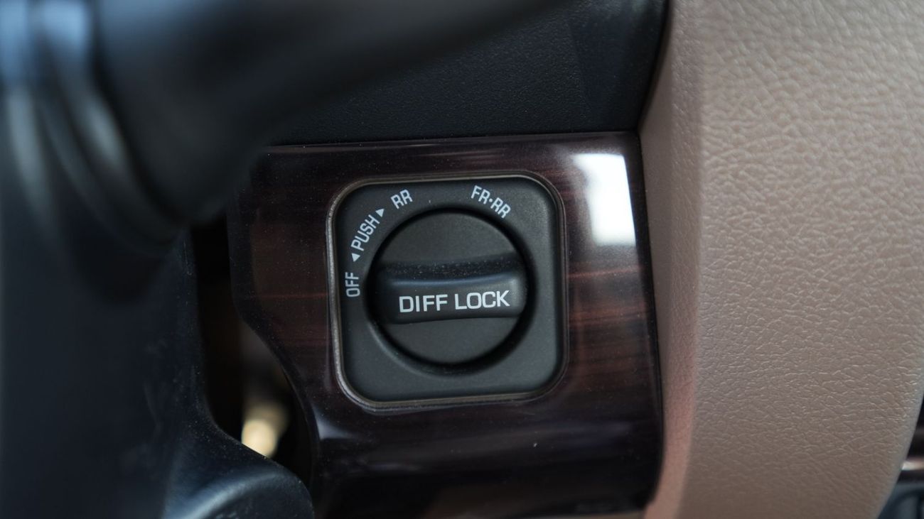 Toyota Land Cruiser Pick Up TOYOTA LC79 PICK-UP SINGLE CABIN 4.0L V6 A/T 2025 WINCH-DIFFLOCK