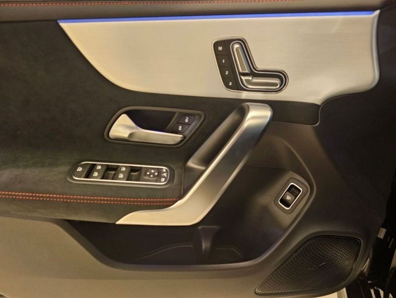 مرسيدس بنز CLA 200 MERCEDES CLA200/2024 0KM WITH DEALER WARRANTY