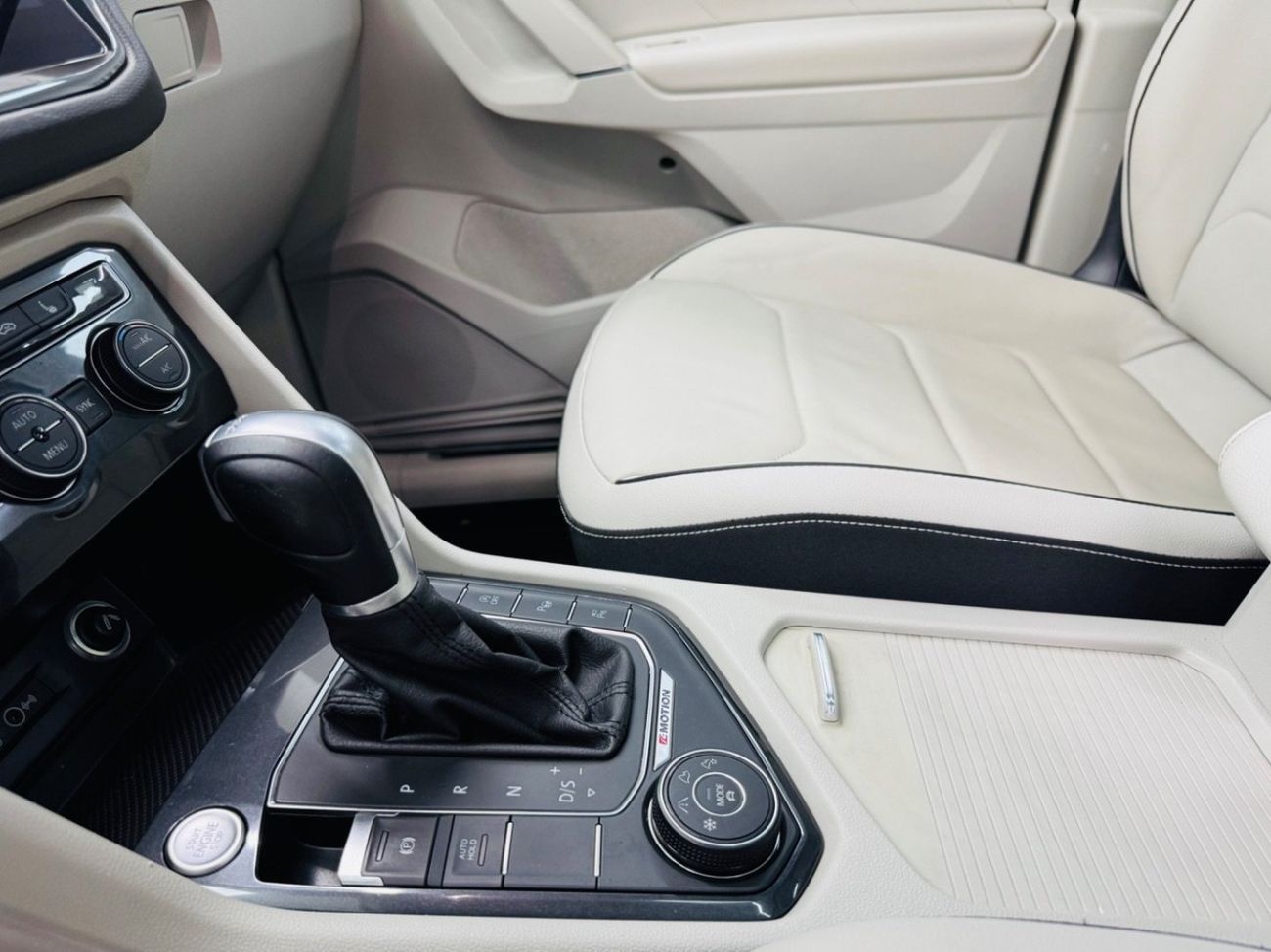 فولكس واجن تيجوان SEL 2.0L