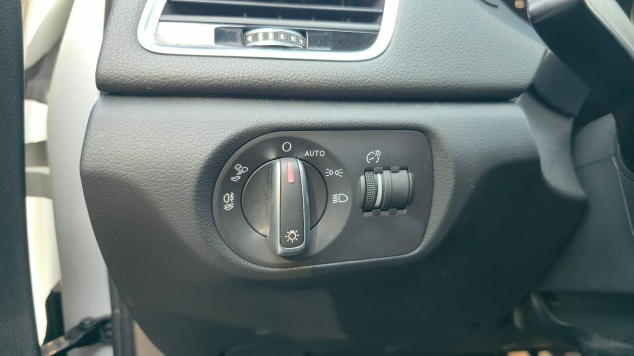 أودي Q3 LEFT HAND FULL OPTION CLEAN AND IN PERFECT CONDITION 2.0 PETROL