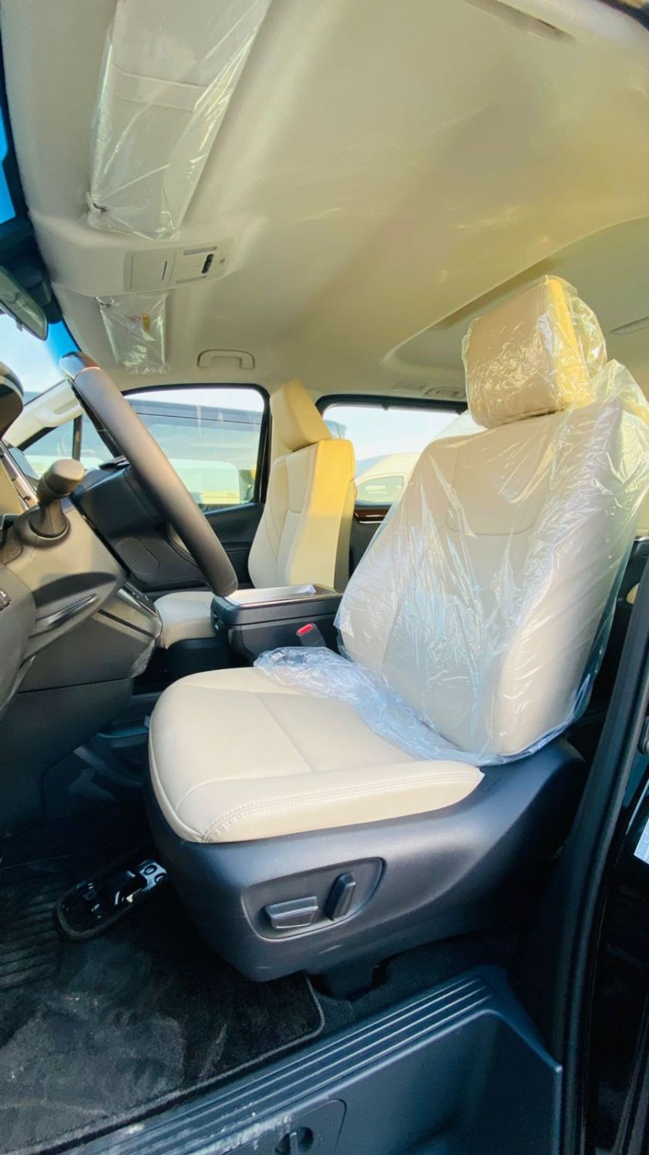 Toyota Granvia 2026 Toyota Granvia Premium 6-Seater (High-Option) 3.5L V6 Petrol A/T RWD Export Only