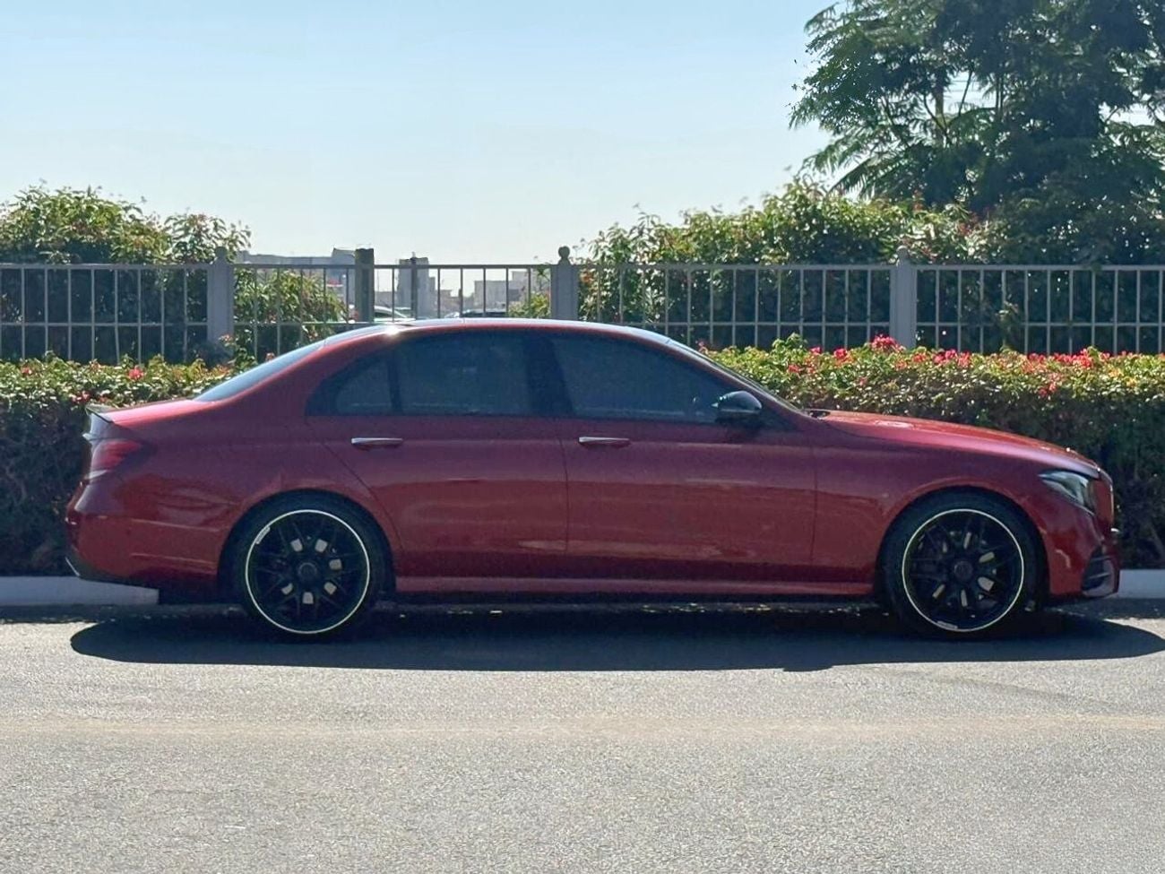 Mercedes-Benz E200 MERCEDES BENZ E200 | GCC SPECS | YEAR: 2017 | KMS: 178,500 | FULL OPTION