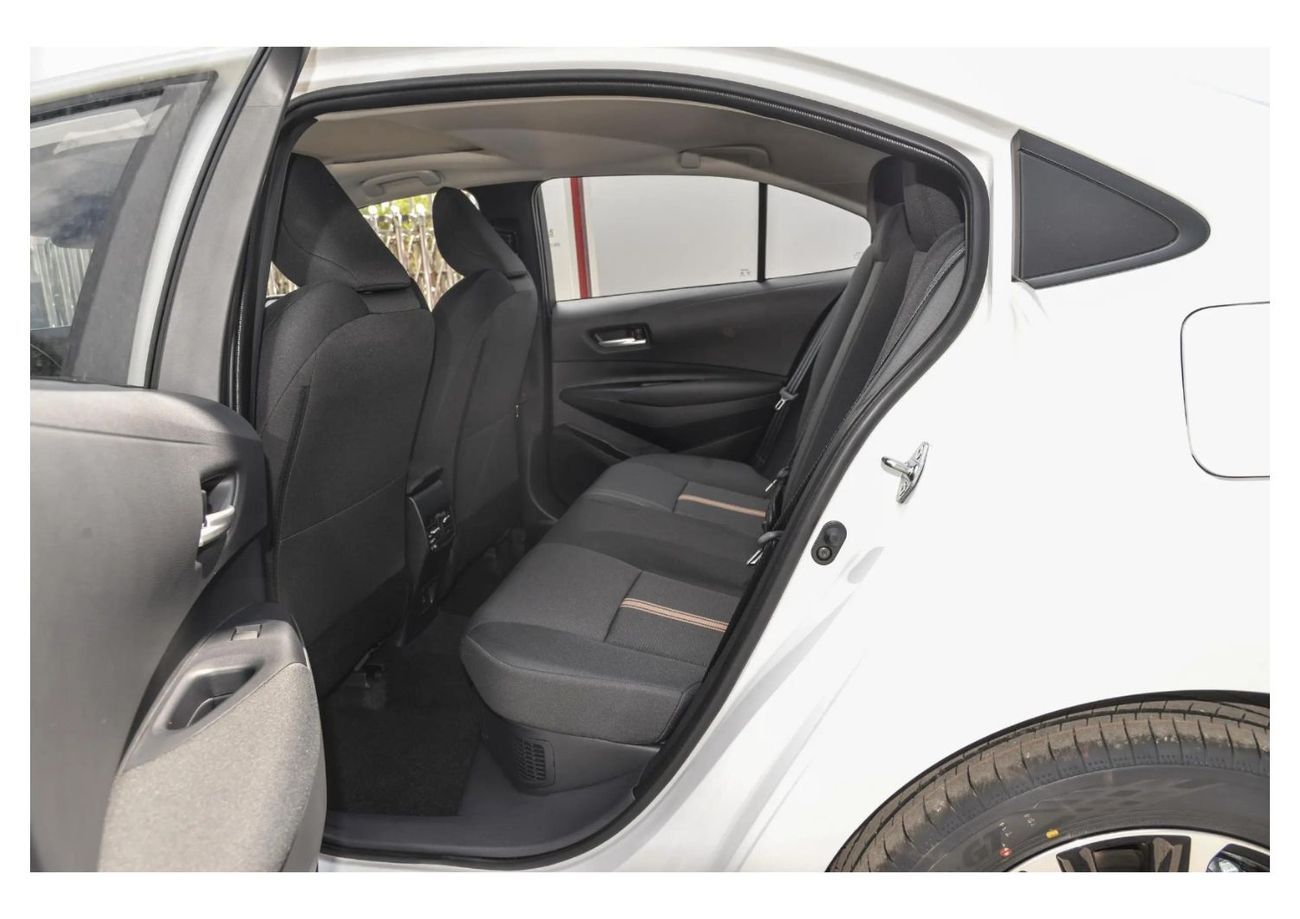 تويوتا ليفين LUXUARY