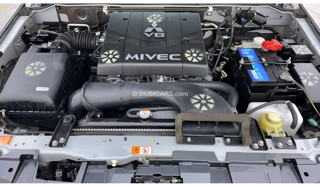 Mitsubishi Pajero GLS 3800