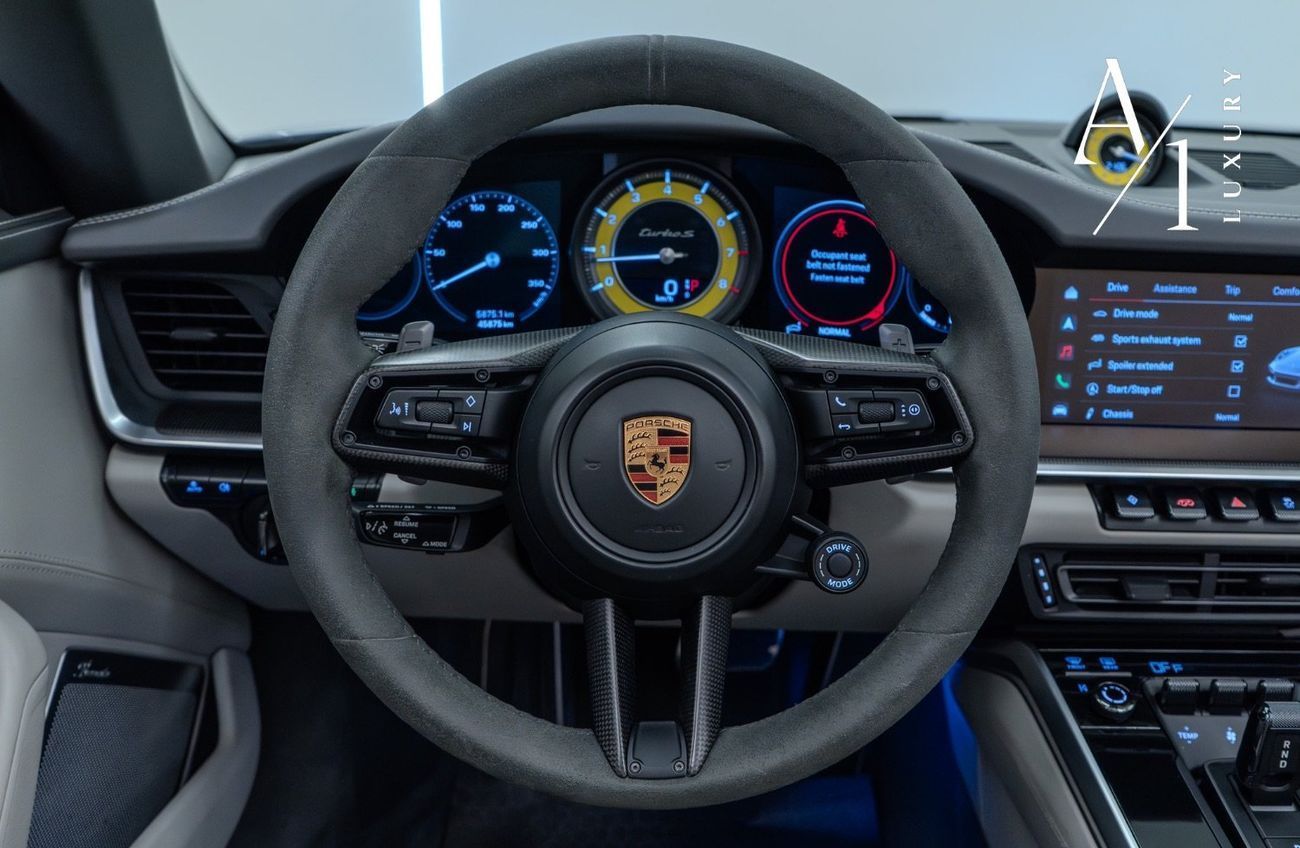 Porsche 911 Turbo S 3.8L (645 HP) Convertible 2022 Porsche 911 Turbo S, Sport Chrono Package, Full Service Histo