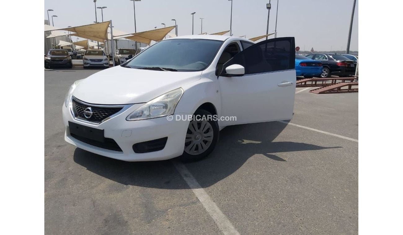 Nissan Tiida Nissan TIDA - 2016- Low millage- O original Paint.