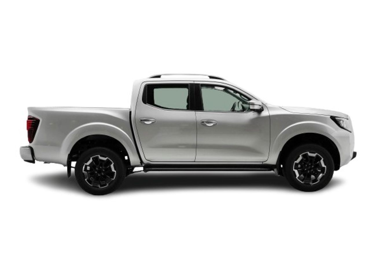 Nissan Navara ECT0043 - Nissan Navara LE Plus - DCab Pick Up - 2.4L Petrol Manual 4wd White