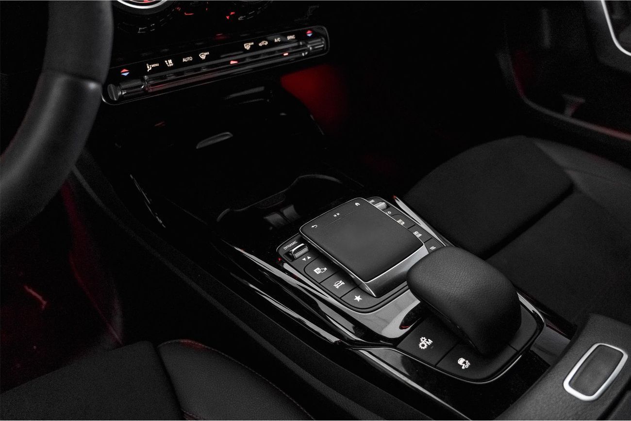 مرسيدس بنز A 35 AMG 4MATIC Hatchback