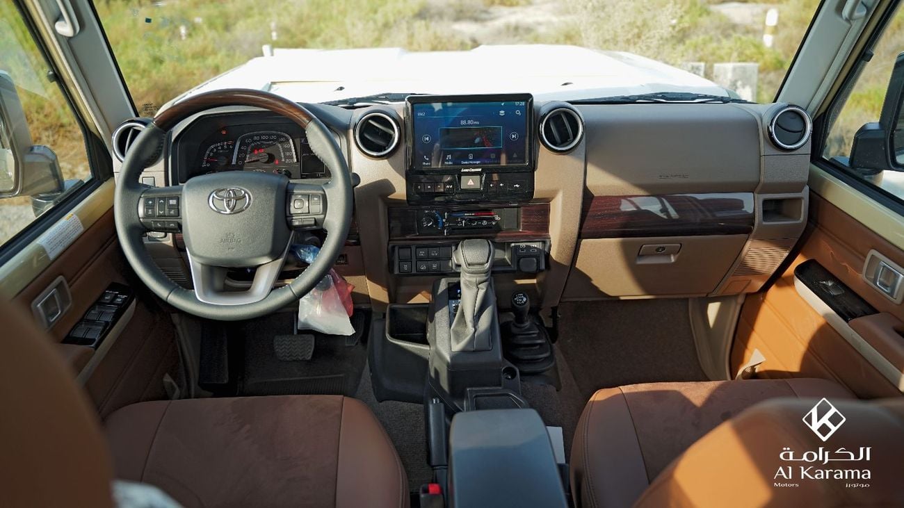 تويوتا لاند كروزر 70 LC76 LX 2.8L | 5 Door | 4WD Automatic | Touchscreen Infotainment with Apply Car Play