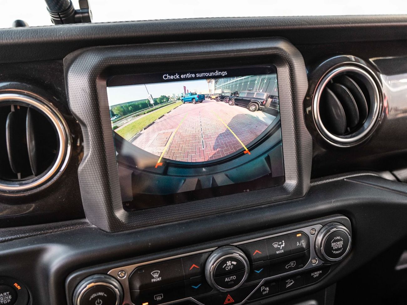 جيب رانجلر Sahara 3.6L A/T (5 Seater)