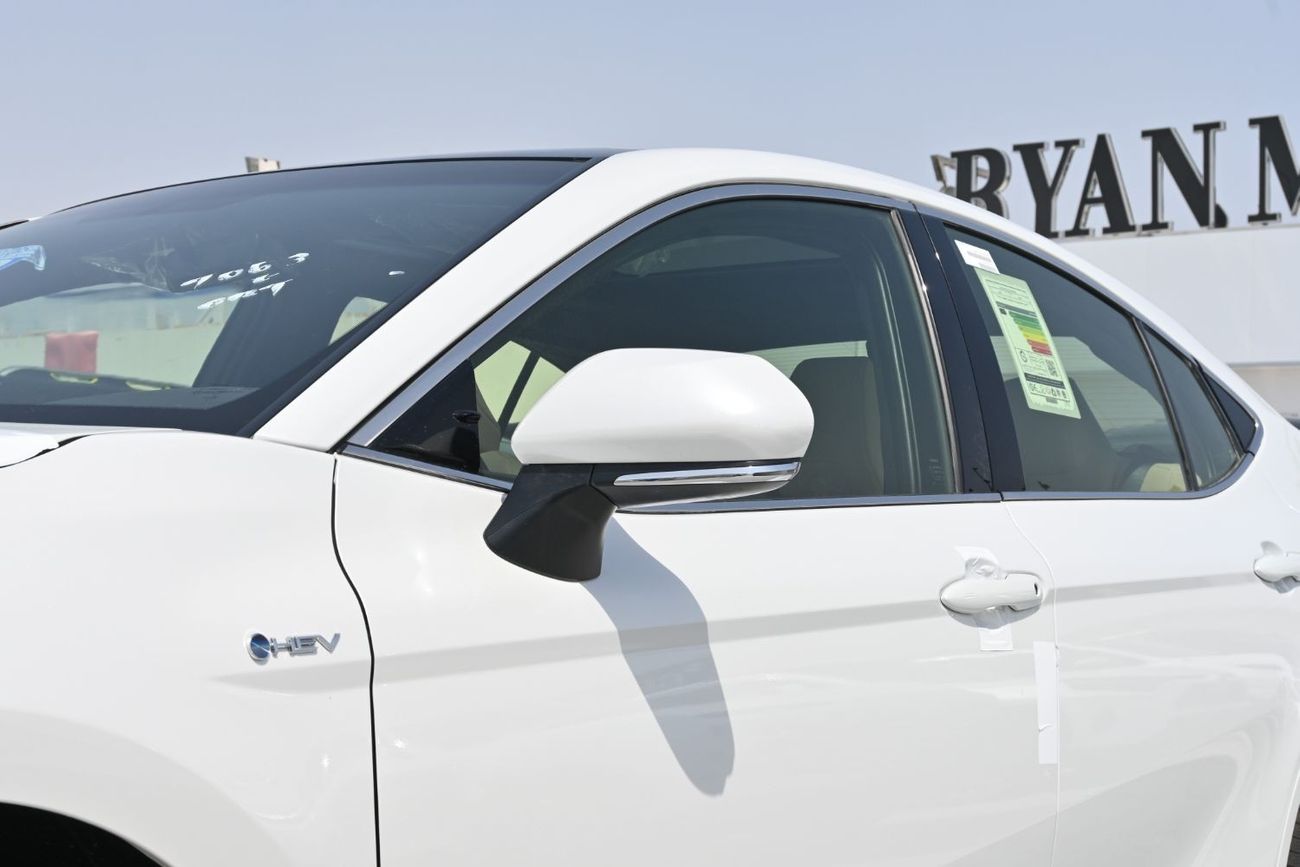 Toyota Camry Toyota Camry LE 2.5L Hybrid, Model 2025, Color White