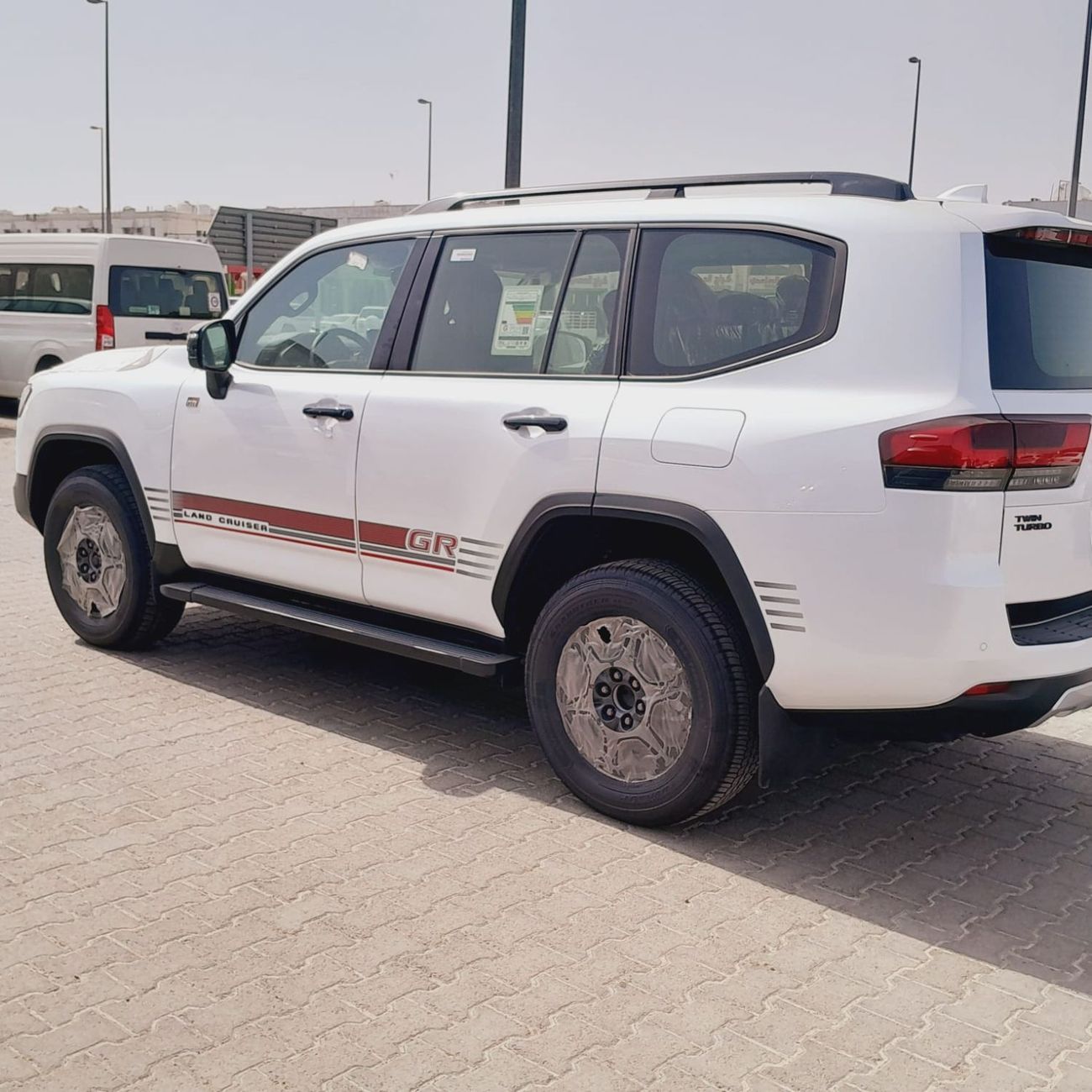 Toyota Land Cruiser Toyota LC300 GR-Sport 3.5TT, Four Wheel Drive, 7-seater 2025MY