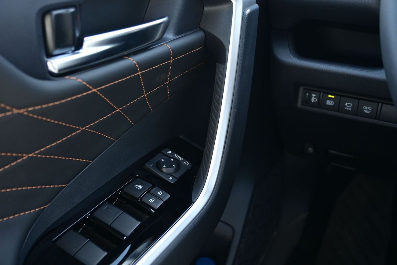 Toyota RAV4 Toyota RAV4 2.5L Hybrid Chinese, AWD, Model 2025 Color Black