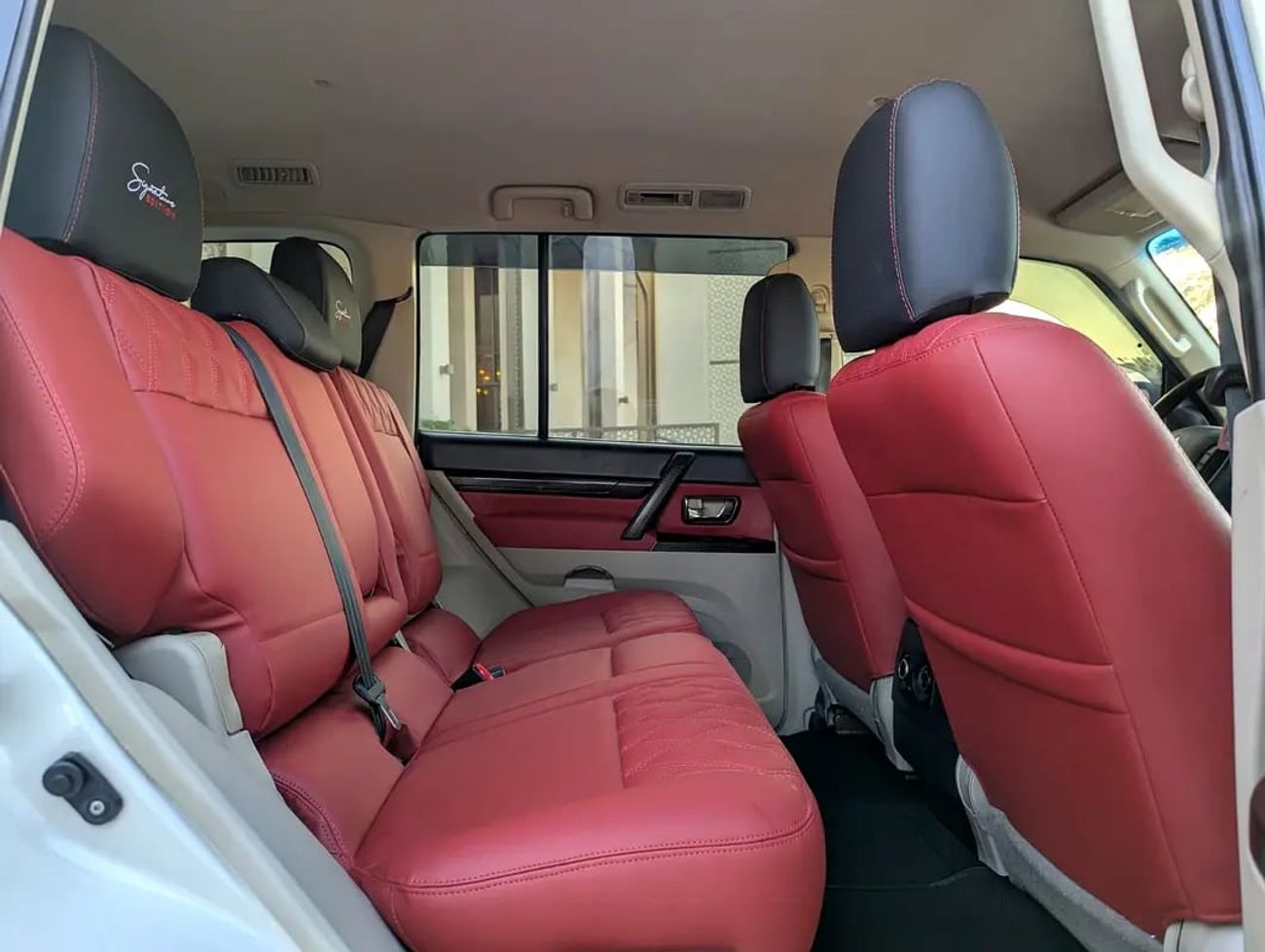 ميتسوبيشي باجيرو GCC GLS MID OPTION IN EXCELLENT CONDITION