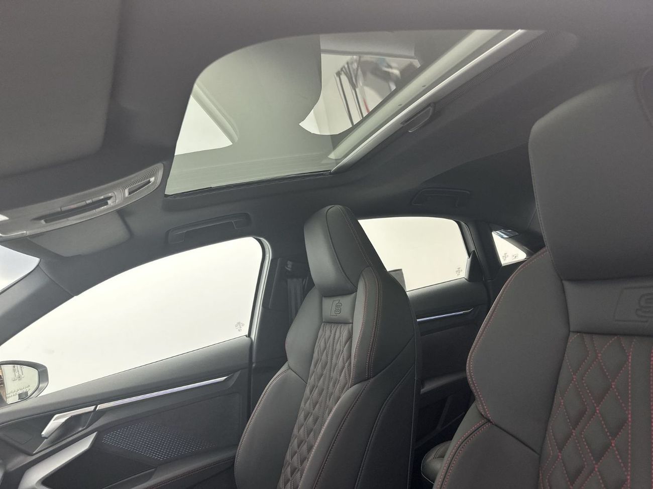 Audi S3 TFSI quattro 2.0L Sedan TFSI 333hp (Ref# 16542)