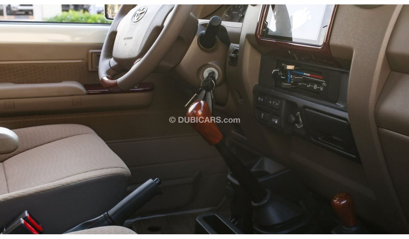 Toyota Land Cruiser Pick Up LX V6