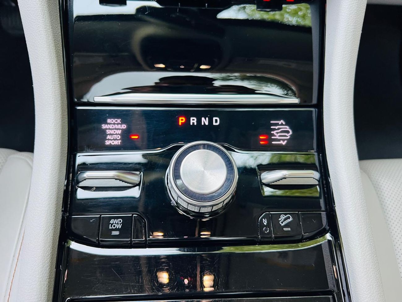 جيب جراند شيروكي Overland 3.6L