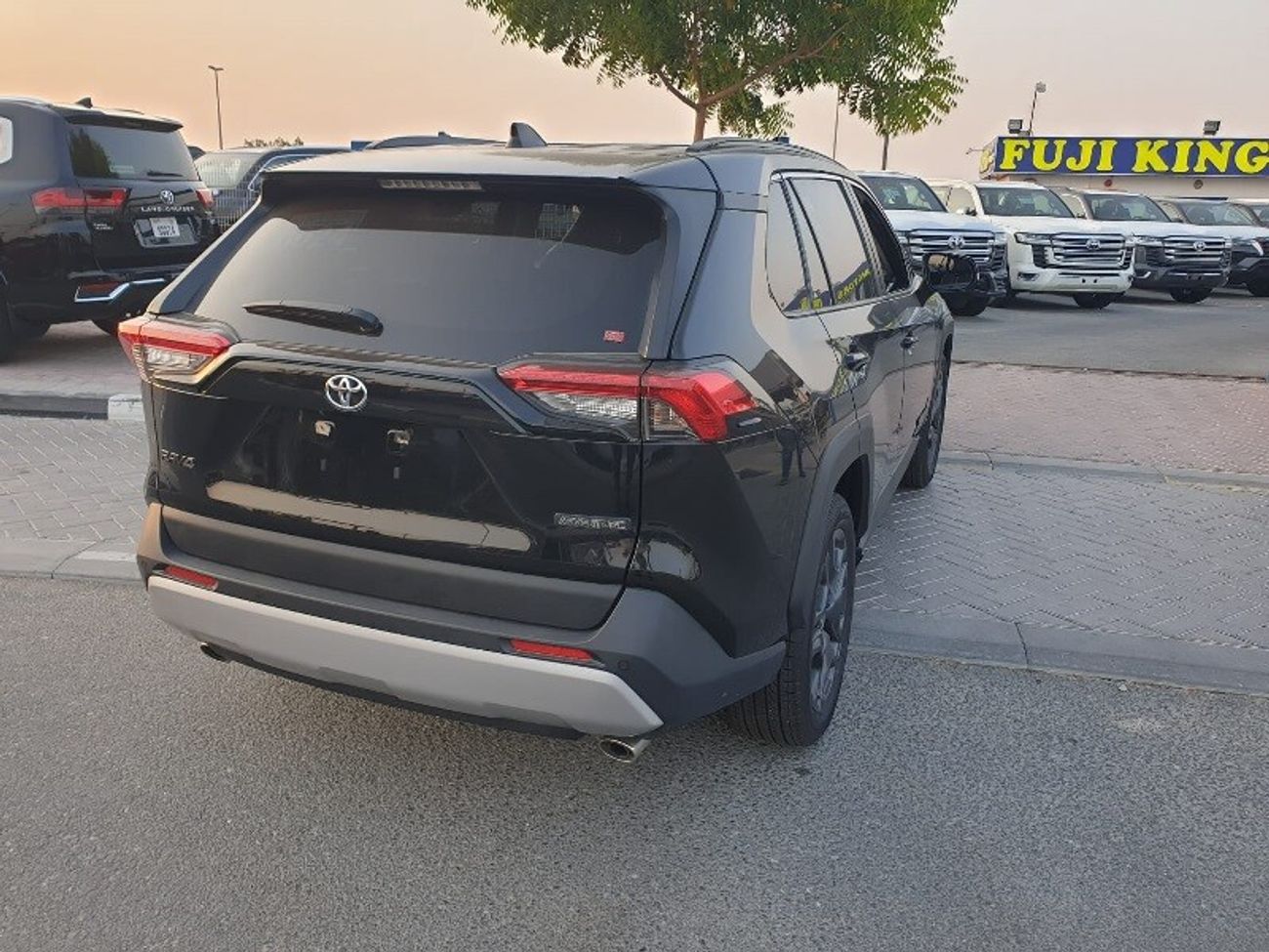 تويوتا راف ٤ 2.0L JEEP - PETROL (RHD)