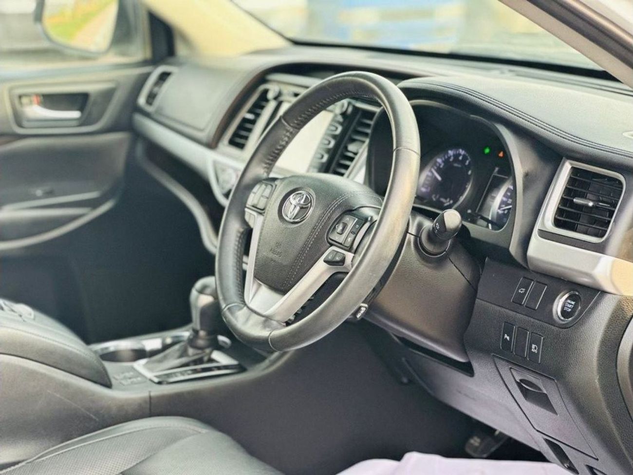 Toyota Kluger RIGHT HAND DRIVER