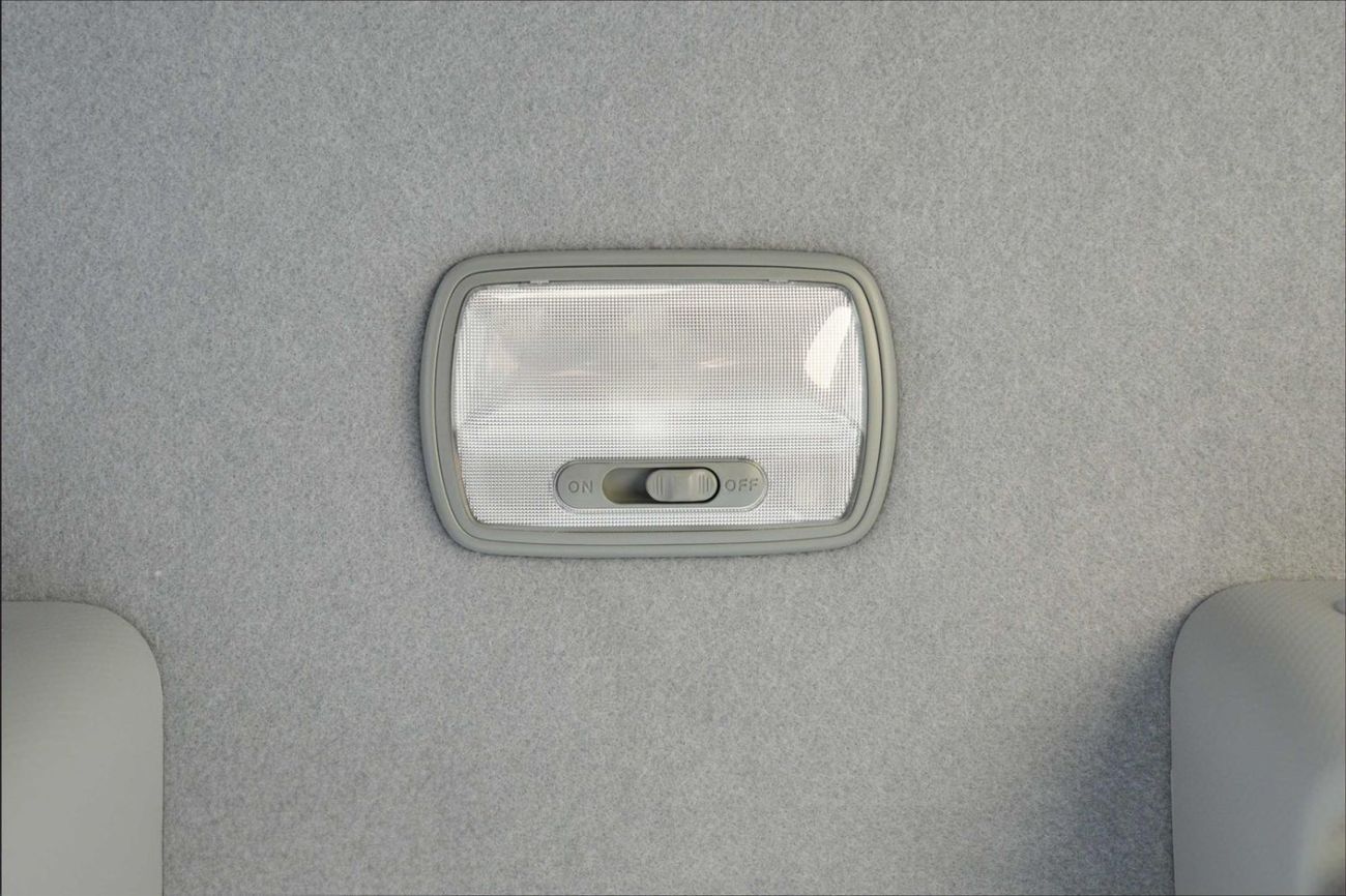 Isuzu NPR 4.6 L 6.5 T Chassis Cab