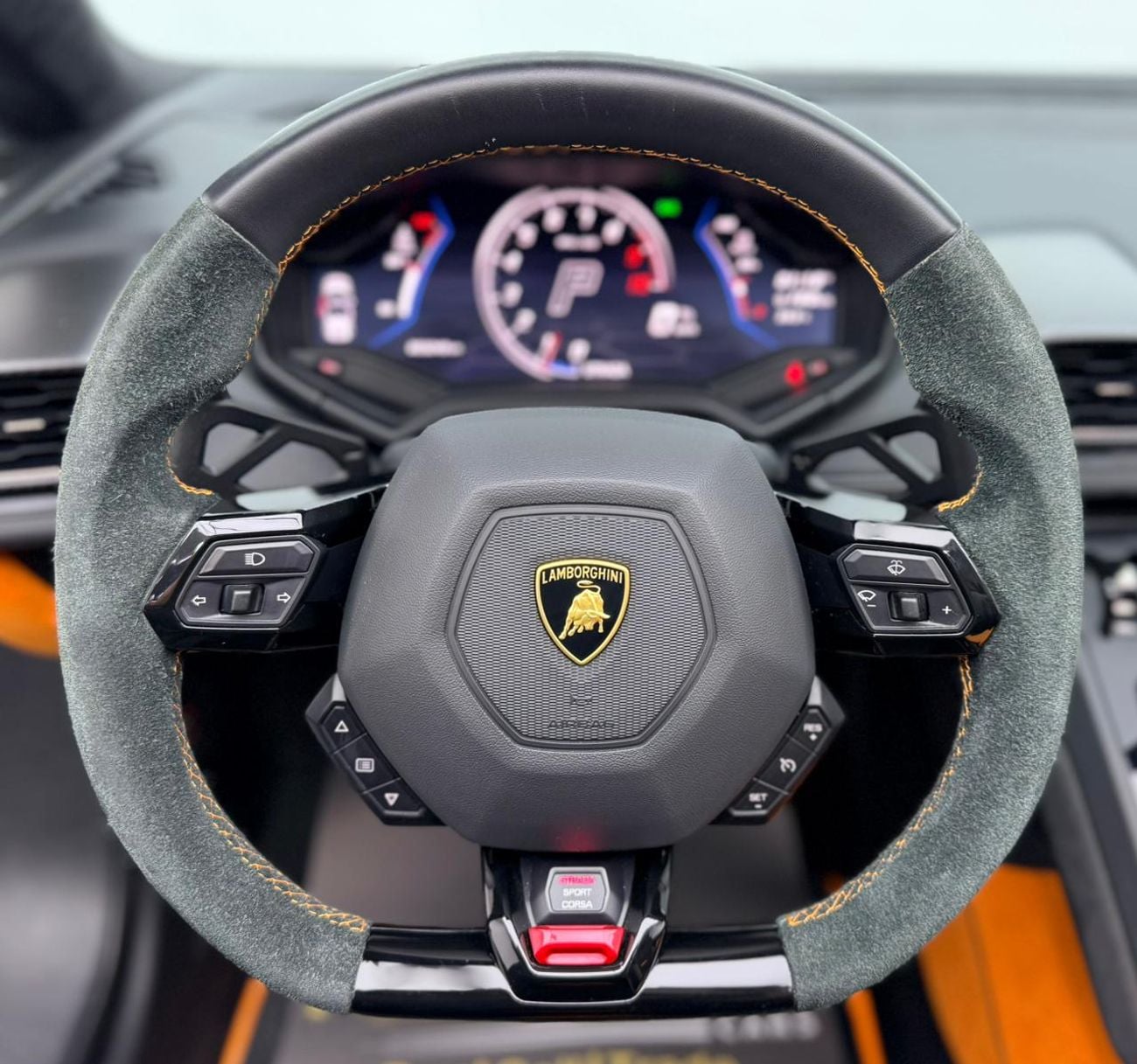 لامبورغيني هوراكان ايفو سبايدر 2023 Lamborghini Huracan EVO Spyder, 2027 Lamborghini Warranty, Very Low Km, Fully Loaded, GCC