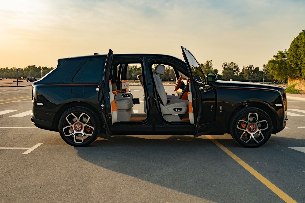 Rolls-Royce Cullinan 6.7L Twin-Turbo (563 HP)