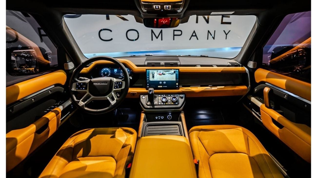 Land Rover Defender 2023 Landrover Defender 130 HSE P400, 2028 Al Tayer Warranty + Service Contract Valid, Low KMs, GCC