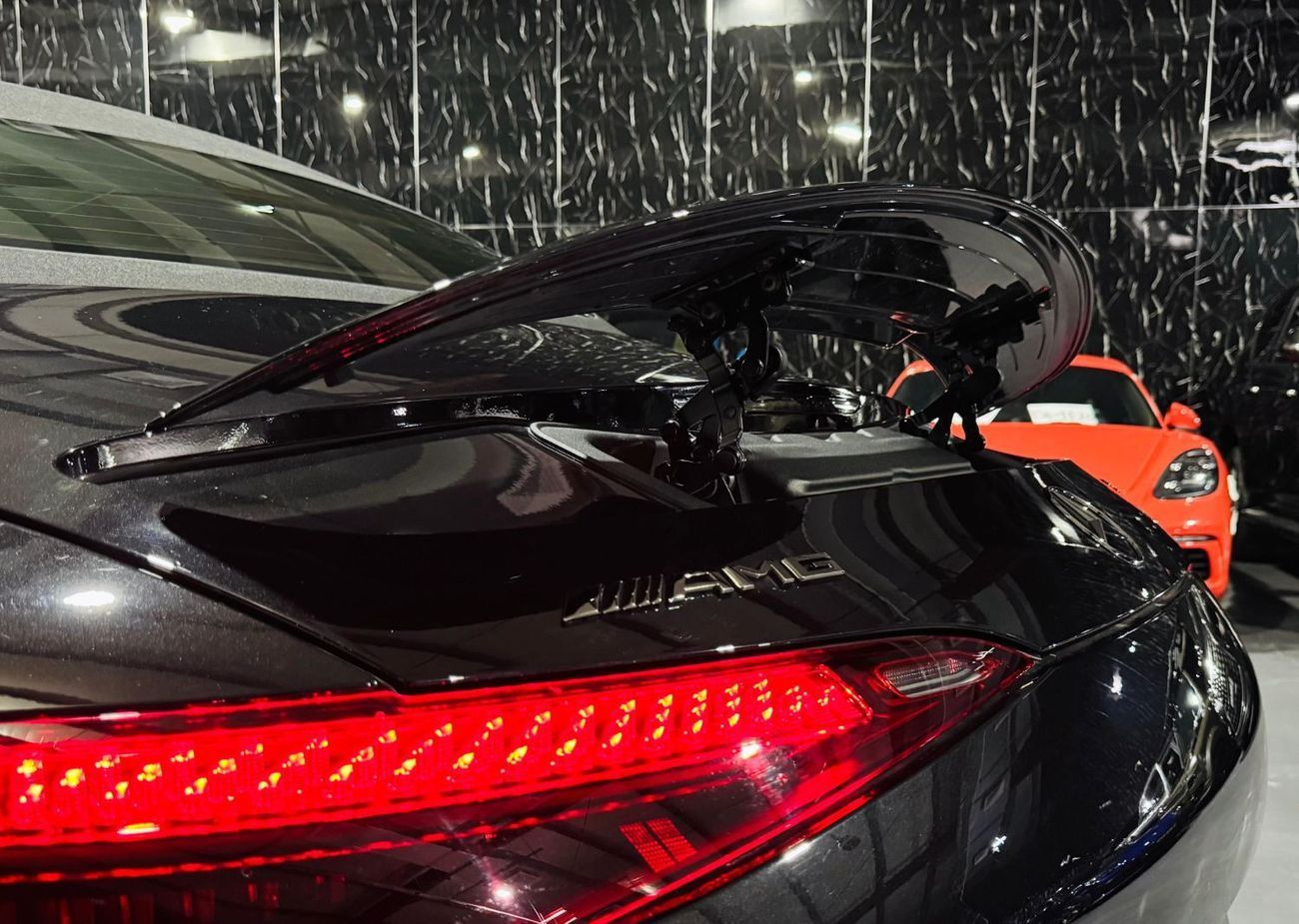 مرسيدس بنز SL 63 AMG AMG 4MATIC+ Roadster Night Package 2023 Mercedes Benz SL63, Warranty, Very Low Kms, 577HP