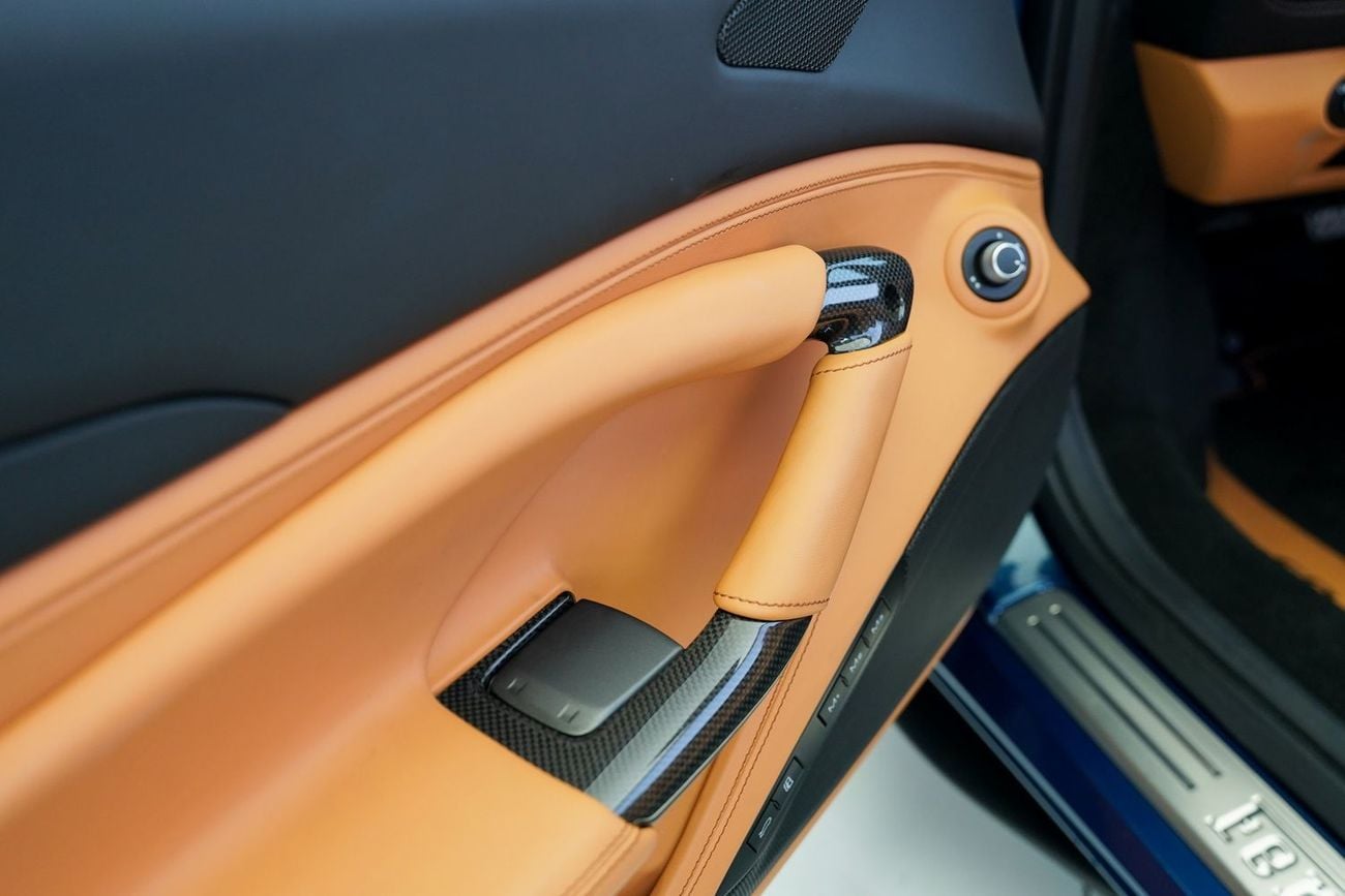 Ferrari F8 Spider 3.9T V8