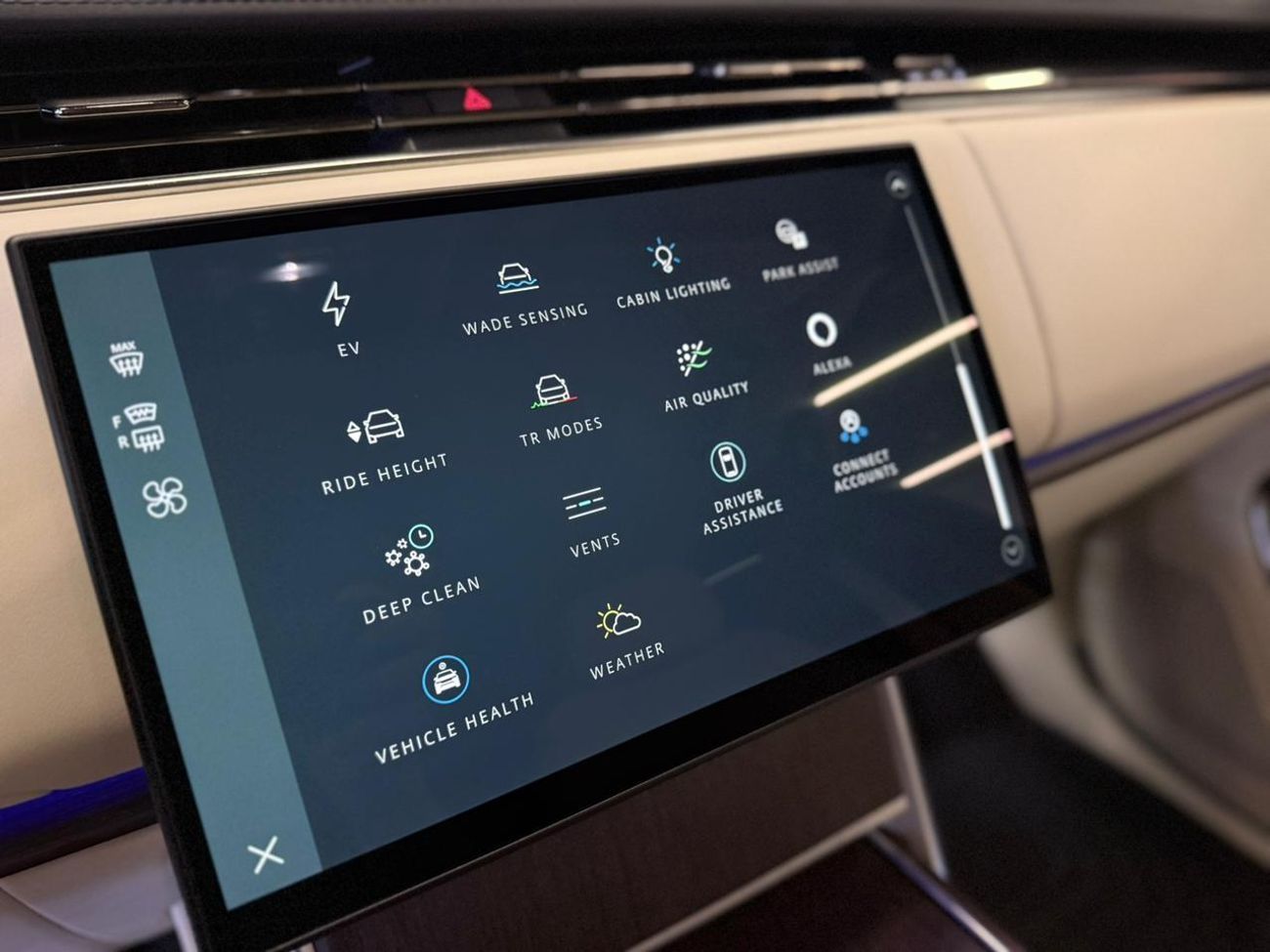 Land Rover Range Rover 2024 Range Rover P550e SE - PHEV Up to 100 Km ! - Brand New - Warranty available up on request