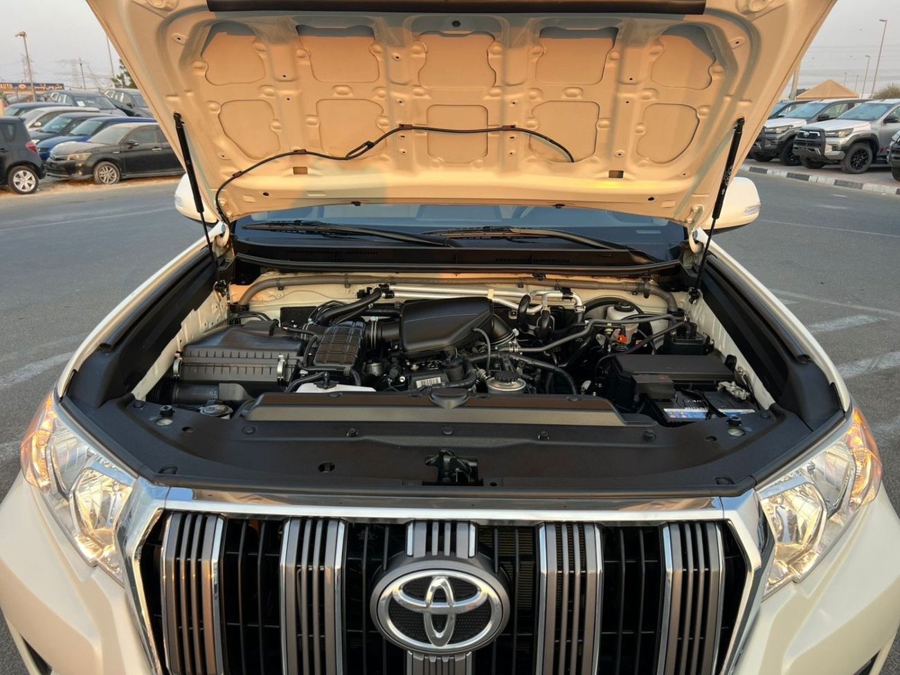 تويوتا برادو 2023 Toyota Prado TX 2.7L V4- AWD 4x4 - Full Screen - 3 key - No Accident - 7 Seater