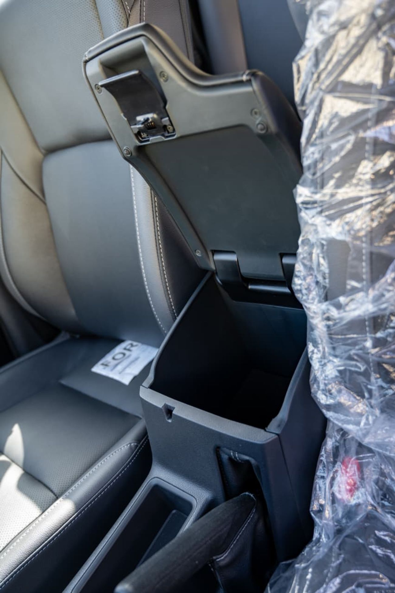 تويوتا هيلوكس 2.8L GD Adventure | Double Cabin Pickup | Automatic | Four Wheel drive | Diesel | 5 Seats | 4 Door