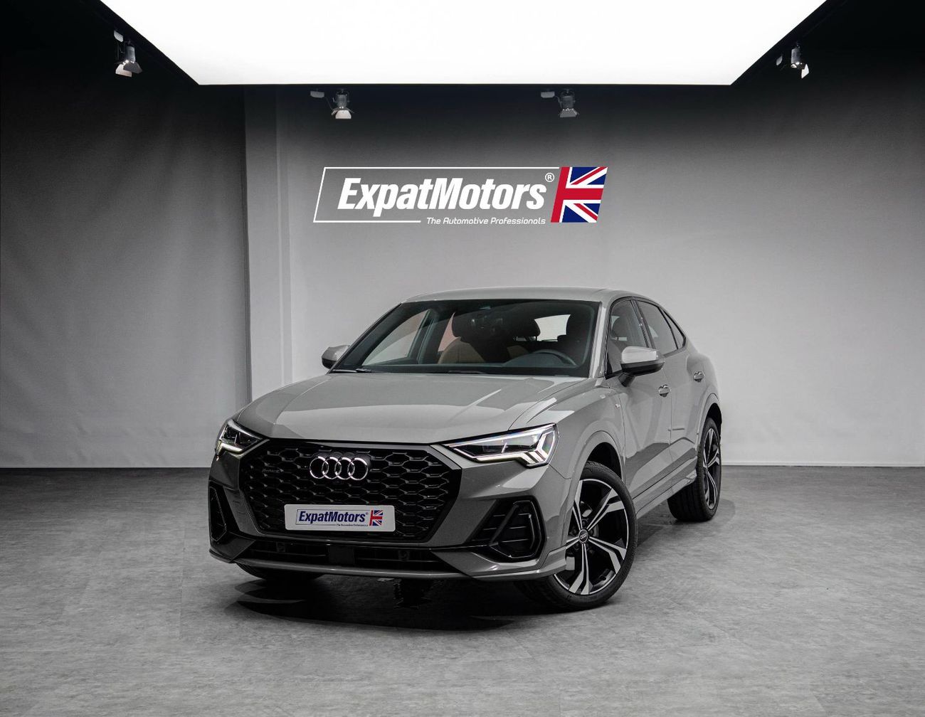 أودي Q3 Sportback 40 TFSI S Line 2.0L 4WD