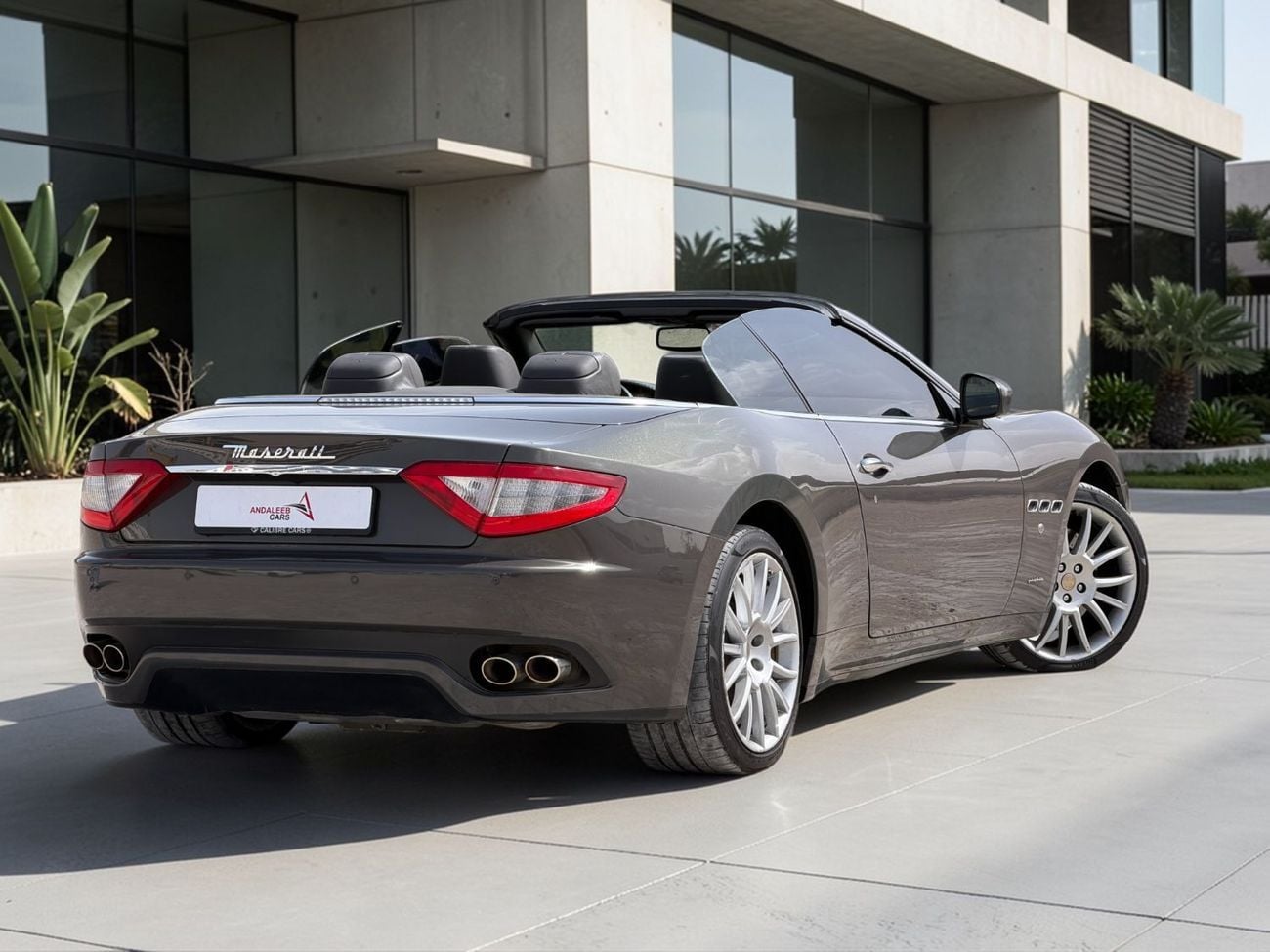 مازيراتي جران كابريو MASERATI GRANCABRIO FENDI EDITION | 4.7L V8 – 460 BHP | 2012 | GCC SPECS