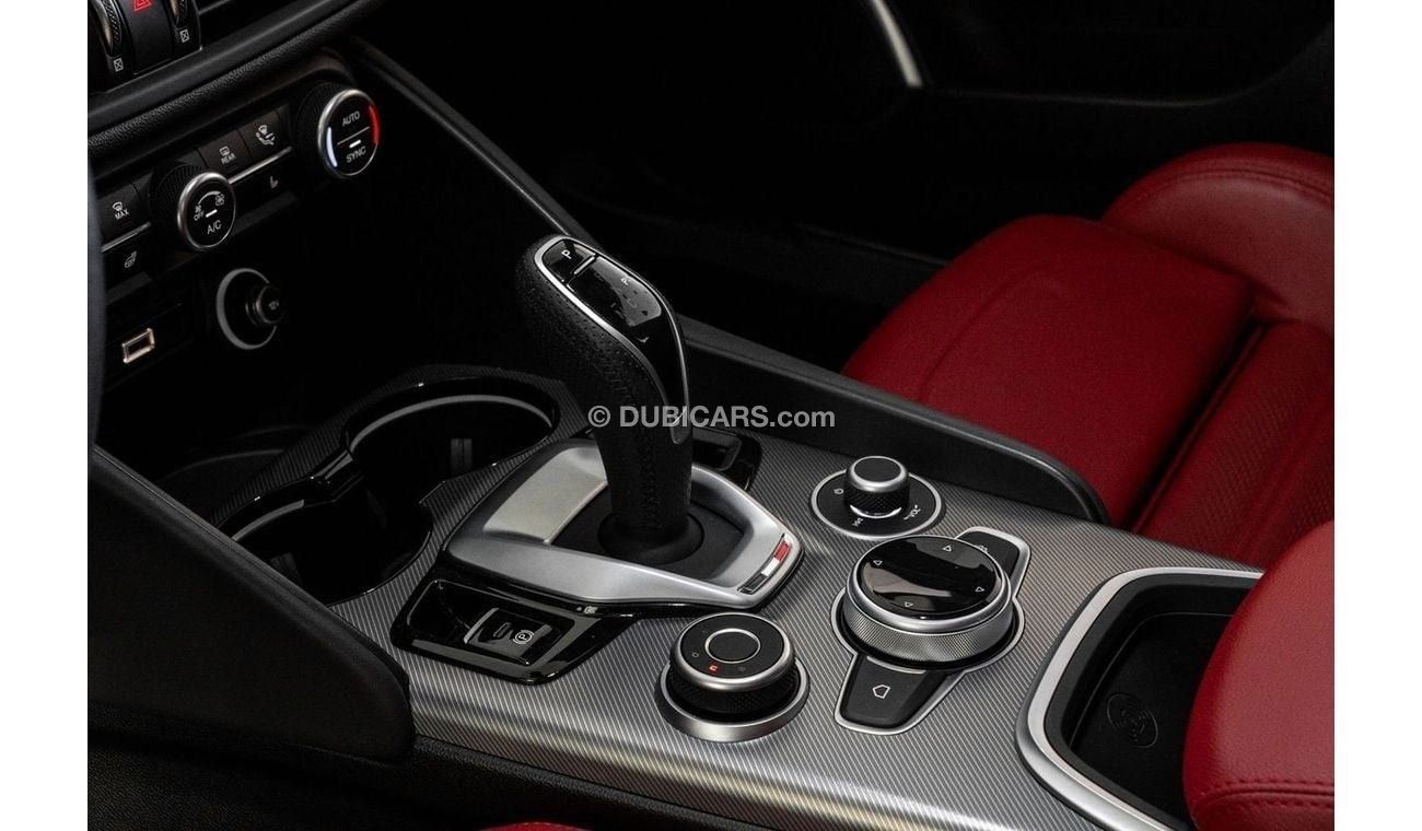 Alfa Romeo Giulia Q2 / 7 Year Alfa Romeo Warranty & 5 Year Service Contract / Low Kms