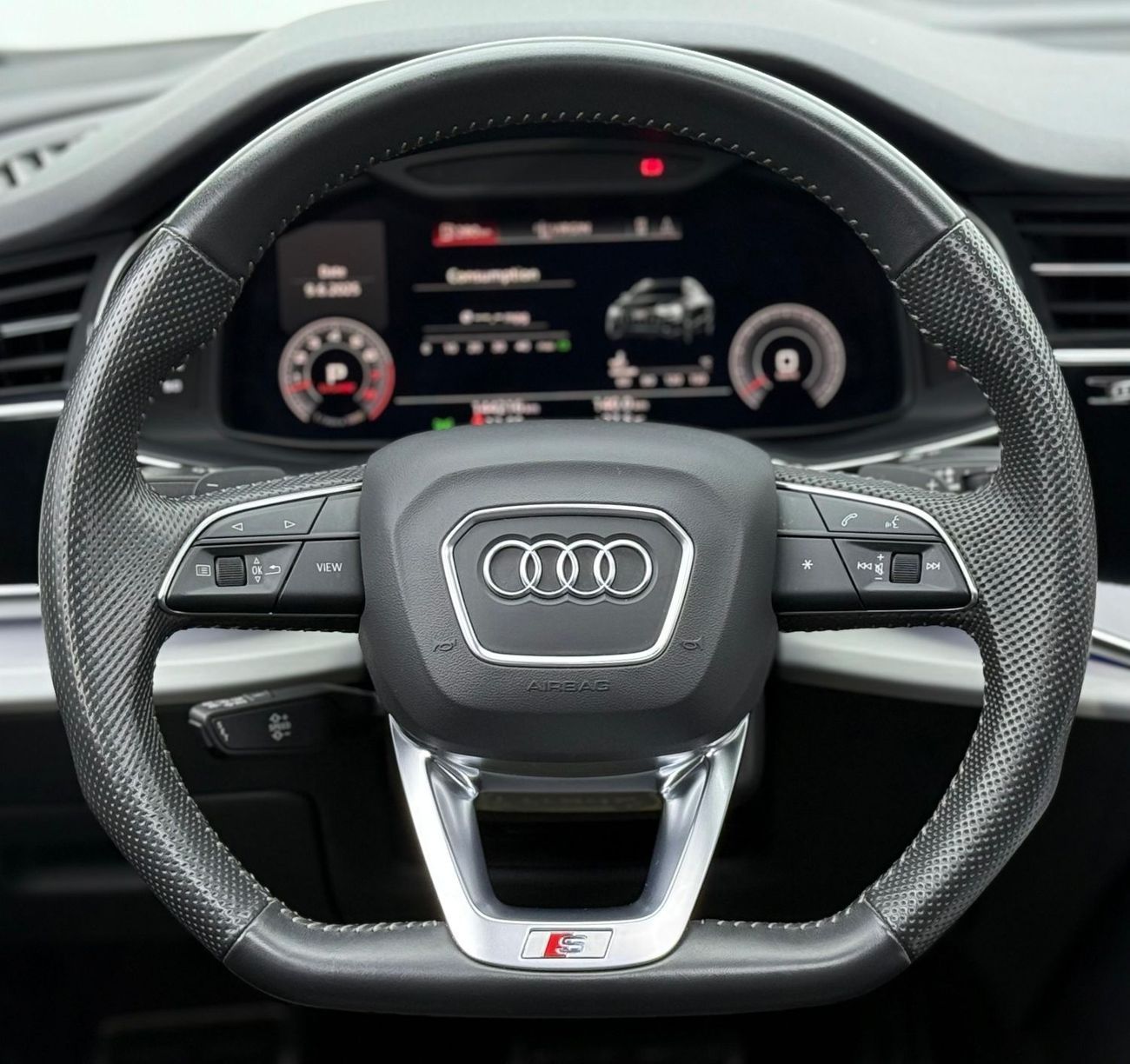 Audi Q8 55 TFSI quattro S-Line 3.0L (340 HP) 2019 Audi Q8 55 TFSI Quattro S-Line, Full Service History, Exce