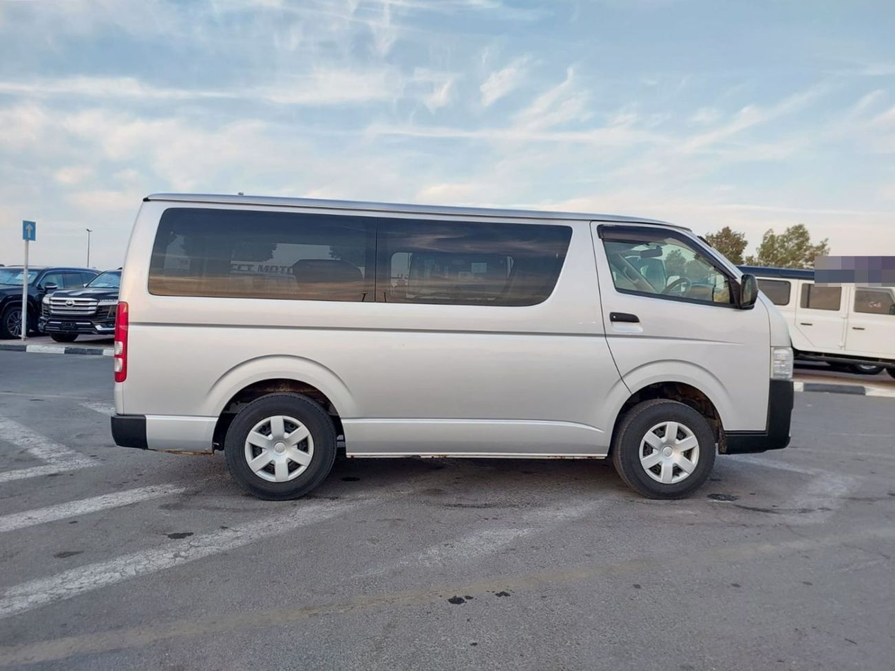 Toyota Hiace TOYOTA HIACE VAN RHD 2014 MODEL 3.0 L DIESEL AUTOMATIC(PM74812)