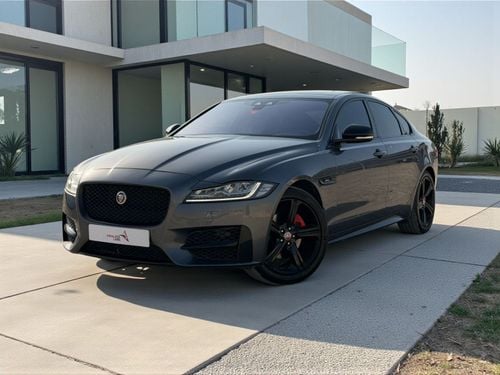 Jaguar XF R-Sport 2.0L Sedan JAGUAR XF R-SPORT | 2016 | GCC SPECS | 2.0L TURBO | AED 35,000