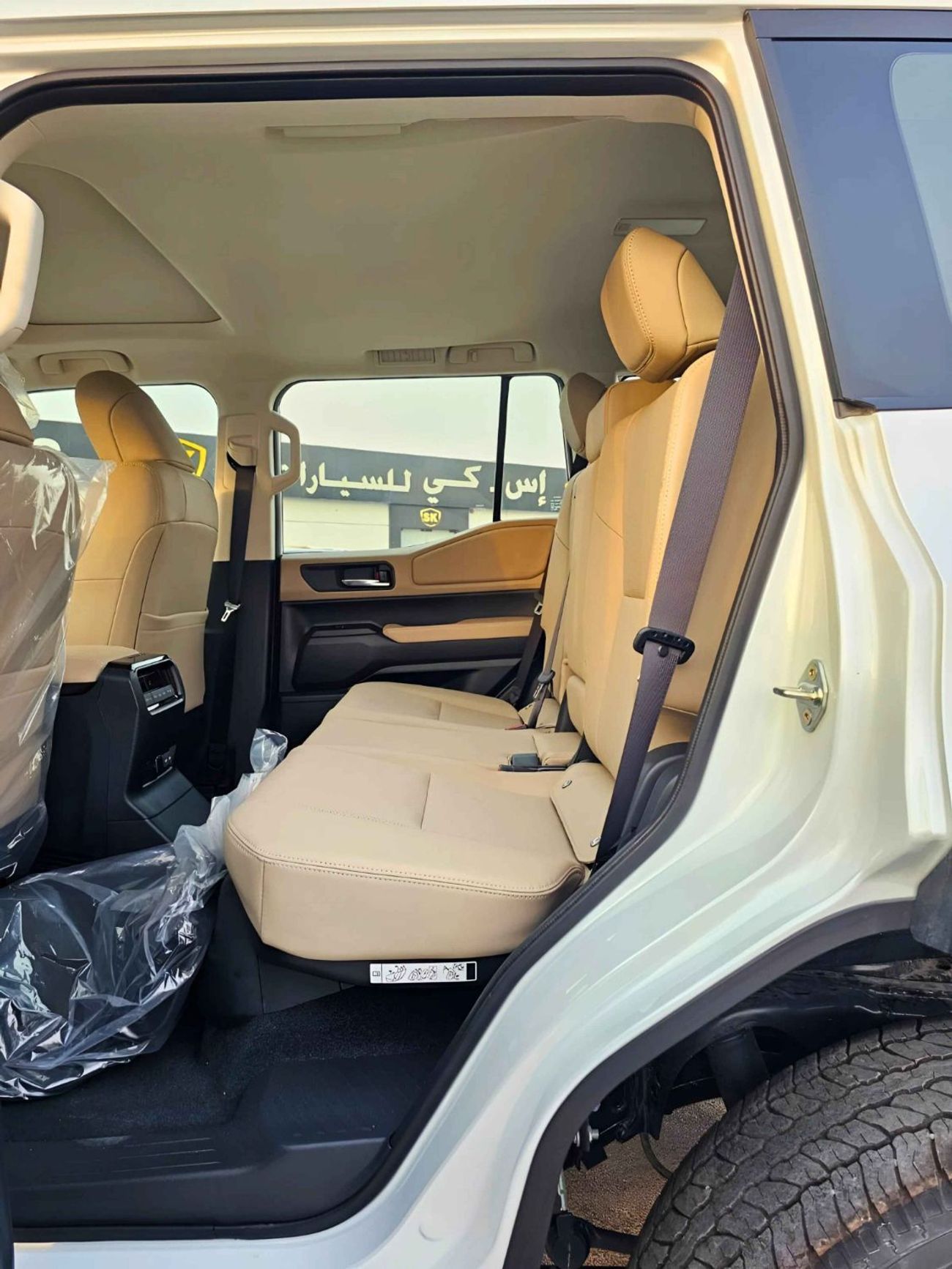 تويوتا برادو LC250 / ALL ROUNDER / 2.4T V4 PETROL / SUNROOF / LEATHER SEATS (CODE # P24AR)