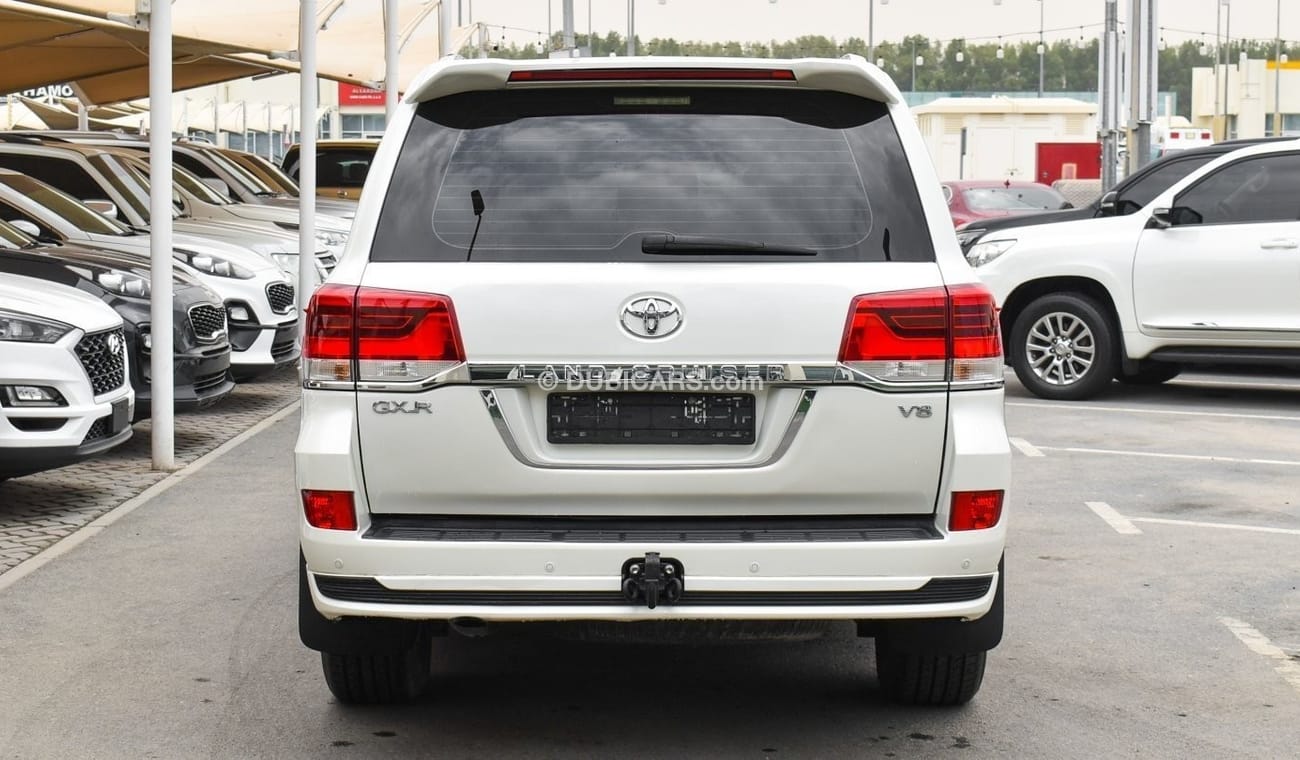 Toyota Land Cruiser GXR V8